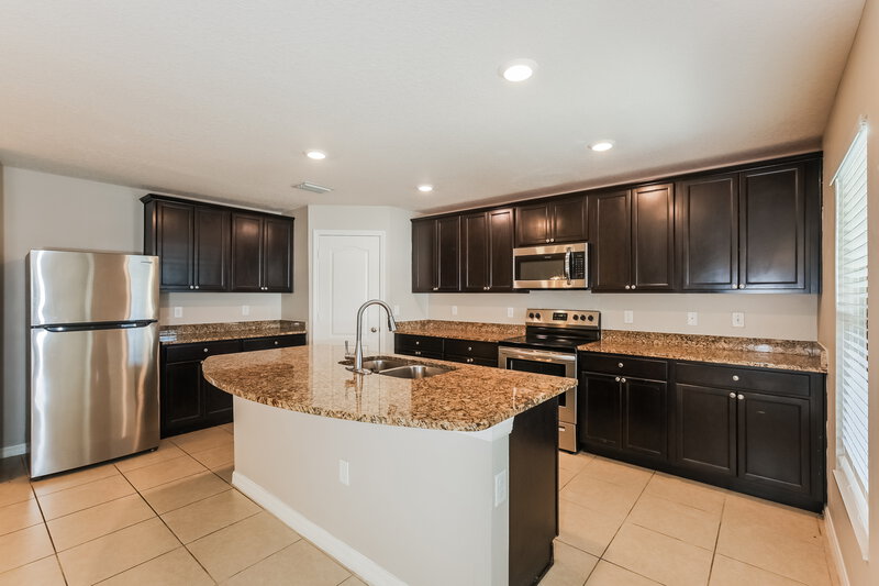 1,945/Mo, 6953 Redbay Dr Brooksville, FL 34602 Kitchen View 2
