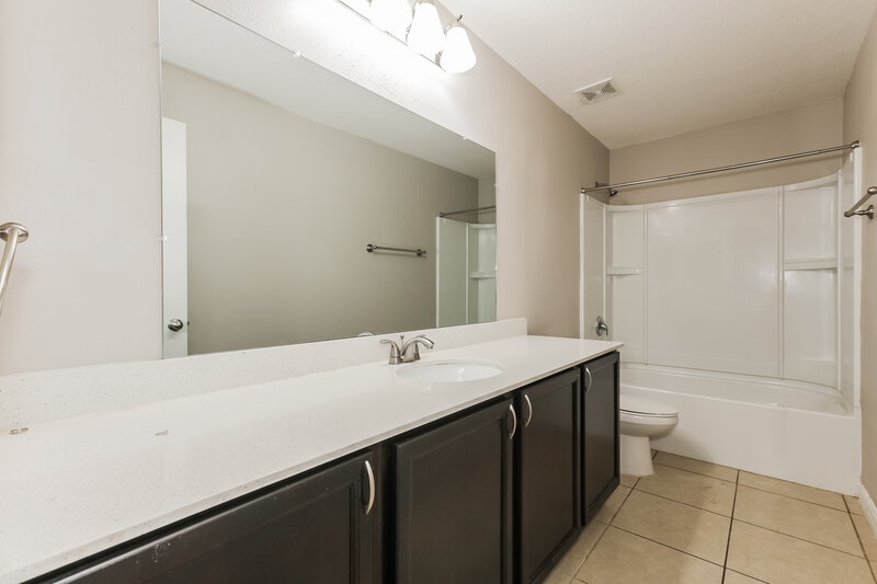 1,945/Mo, 6953 Redbay Dr Brooksville, FL 34602 Bathroom View