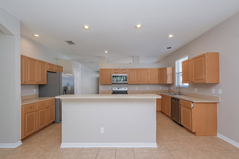 2,970/Mo, 2520 Deer Forest Dr Lutz, FL 33559 Kitchen View