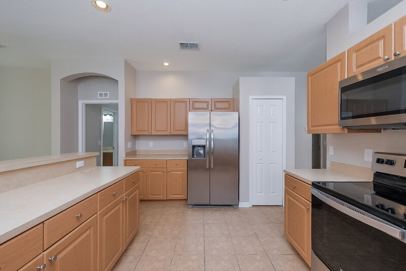 2,970/Mo, 2520 Deer Forest Dr Lutz, FL 33559 Kitchen View 2