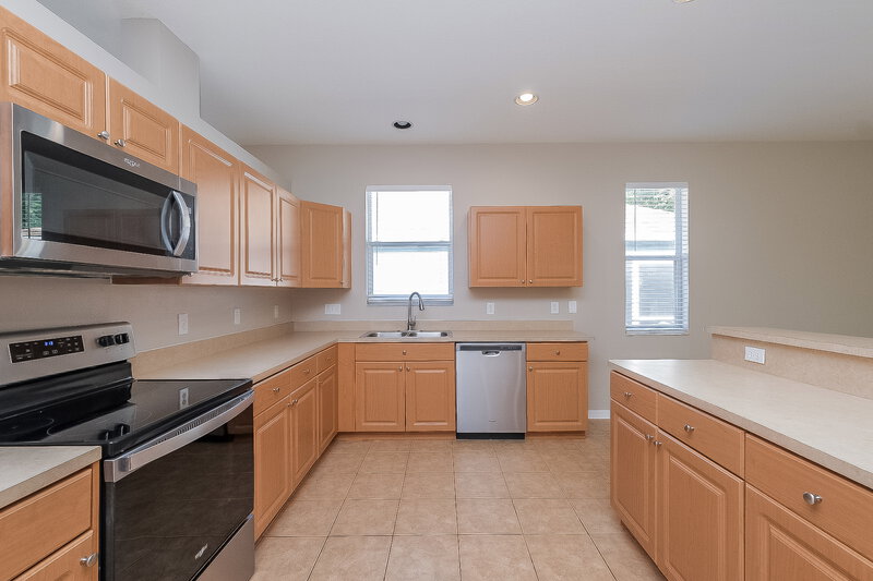 2,970/Mo, 2520 Deer Forest Dr Lutz, FL 33559 Kitchen View 3