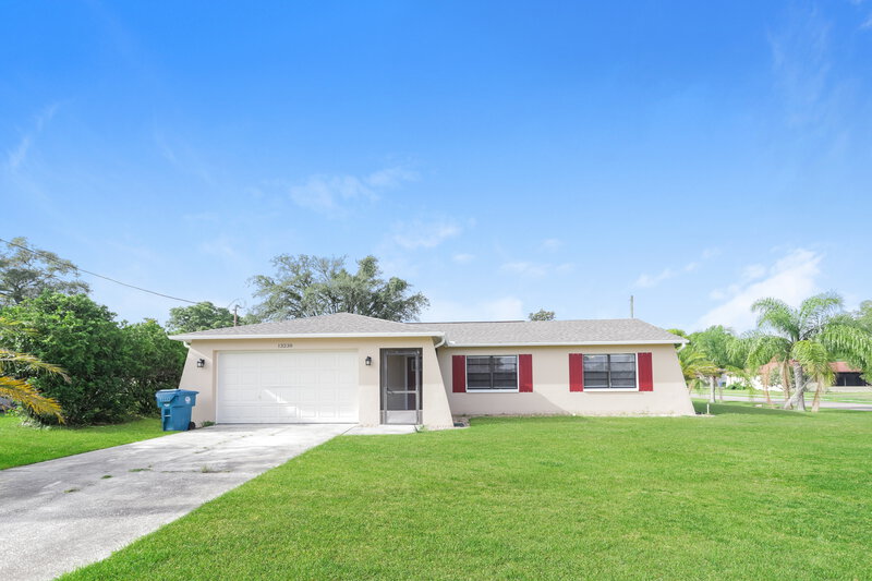 0/Mo, 13238 Drysdale St Spring Hill, FL 34609 External View