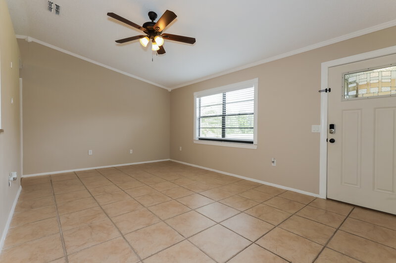 0/Mo, 13238 Drysdale St Spring Hill, FL 34609 Living Room View 3