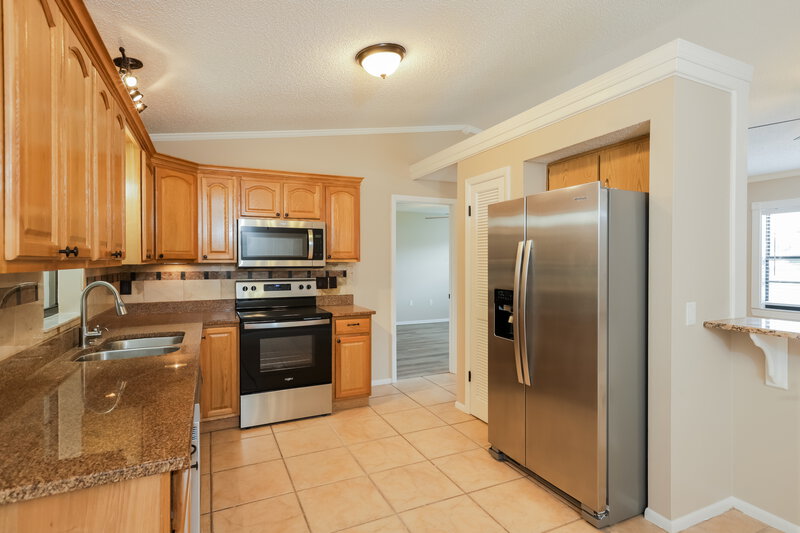 0/Mo, 13238 Drysdale St Spring Hill, FL 34609 Kitchen View