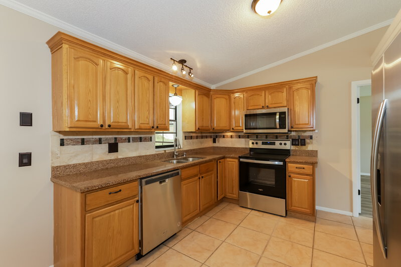 0/Mo, 13238 Drysdale St Spring Hill, FL 34609 Kitchen View 2