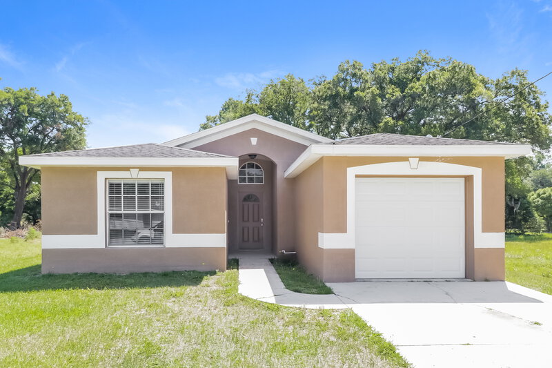 2,700/Mo, 3238 Riverdale Dr Dade City, FL 33523 External View