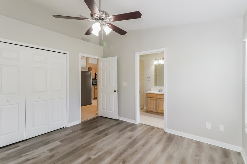2,700/Mo, 3238 Riverdale Dr Dade City, FL 33523 Main Bedroom View 2