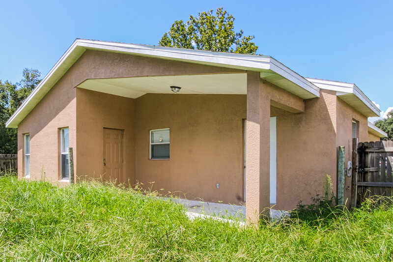 1,745/Mo, 3238 Riverdale Dr Dade City, FL 33523 Rear View