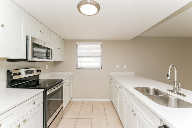 2,000/Mo, 7043 Fireside Dr Port Richey, FL 34668 Kitchen View