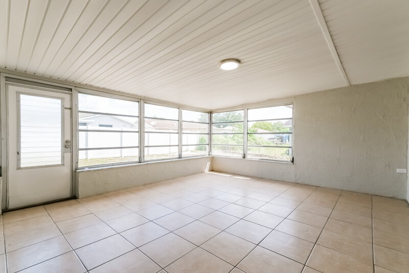 2,000/Mo, 7043 Fireside Dr Port Richey, FL 34668 Sun Room View