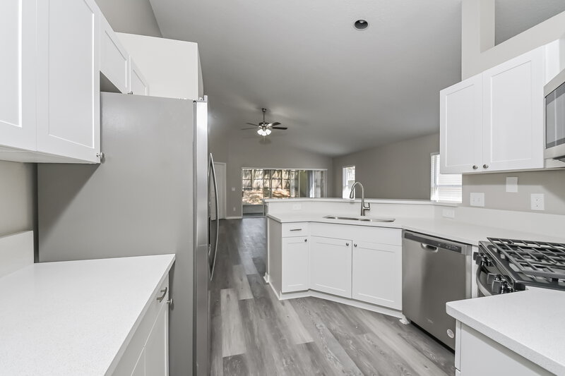 2,195/Mo, 3208 Summer Cruise Dr Valrico, FL 33594 Kitchen View