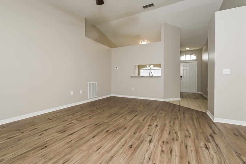 2,000/Mo, 1545 Watson Oaks Ct Lakeland, FL 33809 Living Room View 3