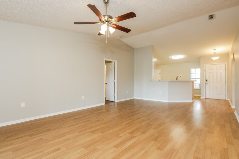3,280/Mo, 12932 Kings Lake Dr Gibsonton, FL 33534 Dining Room View 2