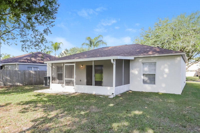 3,280/Mo, 12932 Kings Lake Dr Gibsonton, FL 33534 Rear View
