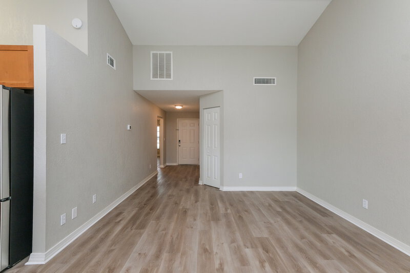 2,485/Mo, 2021 Lori Ann St Brandon, FL 33510 Living Room View