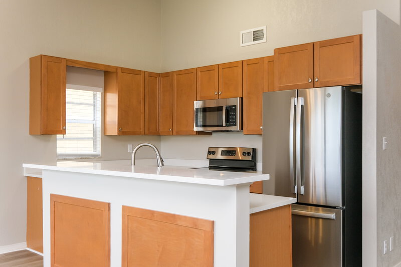 2,485/Mo, 2021 Lori Ann St Brandon, FL 33510 Kitchen View 3