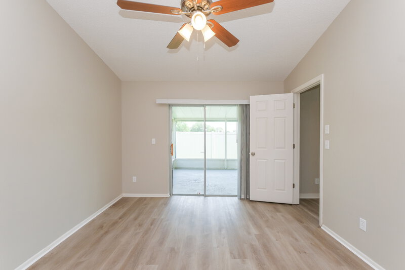 2,485/Mo, 2021 Lori Ann St Brandon, FL 33510 Main Bedroom View