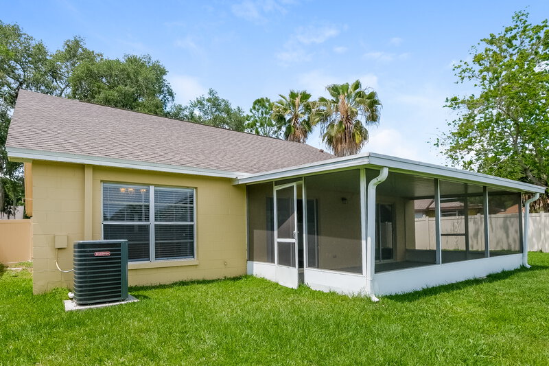 2,485/Mo, 2021 Lori Ann St Brandon, FL 33510 Rear View