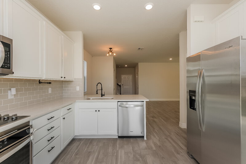 2,675/Mo, 11413 Green Harvest Dr Riverview, FL 33578 Kitchen View
