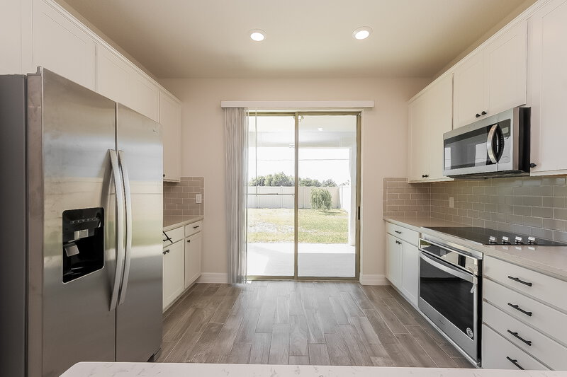 2,675/Mo, 11413 Green Harvest Dr Riverview, FL 33578 Kitchen View 2