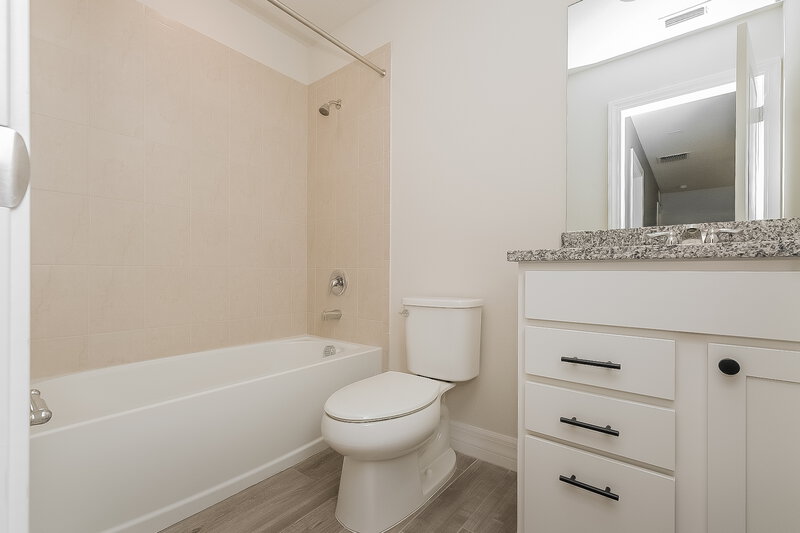 2,675/Mo, 11413 Green Harvest Dr Riverview, FL 33578 Bathroom View