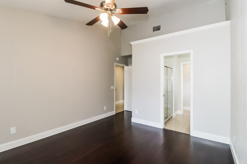 2,265/Mo, 24740 Silversmith Dr Lutz, FL 33559 Main Bedroom View 2