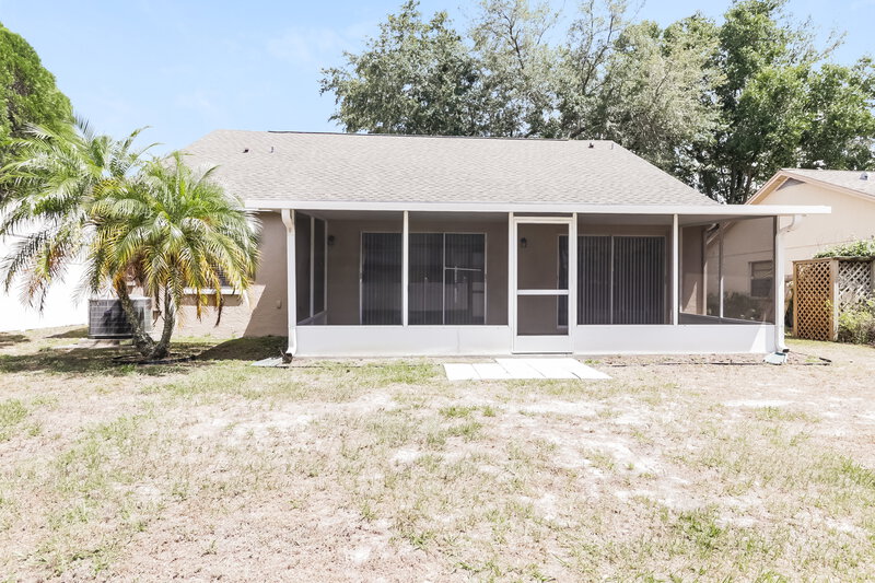 2,265/Mo, 24740 Silversmith Dr Lutz, FL 33559 Rear View