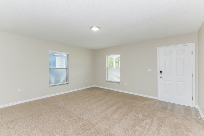 1,920/Mo, 1033 S New York Ave Lakeland, FL 33803 Living Room View 2