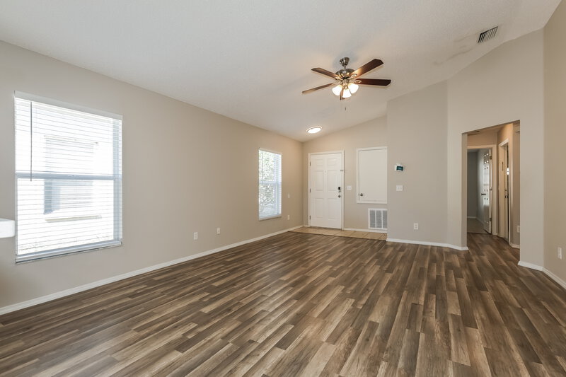 2,090/Mo, 8733 Morrison Oaks Ct Temple Terrace, FL 33637 Living Room View