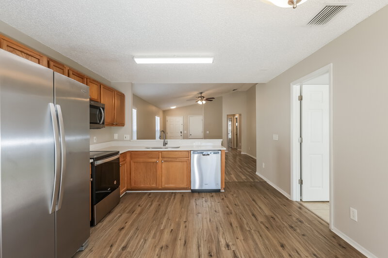 2,090/Mo, 8733 Morrison Oaks Ct Temple Terrace, FL 33637 Kitchen View