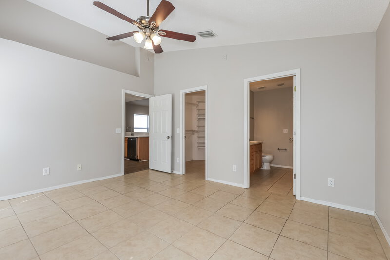 2,090/Mo, 8733 Morrison Oaks Ct Temple Terrace, FL 33637 Main Bedroom View 2