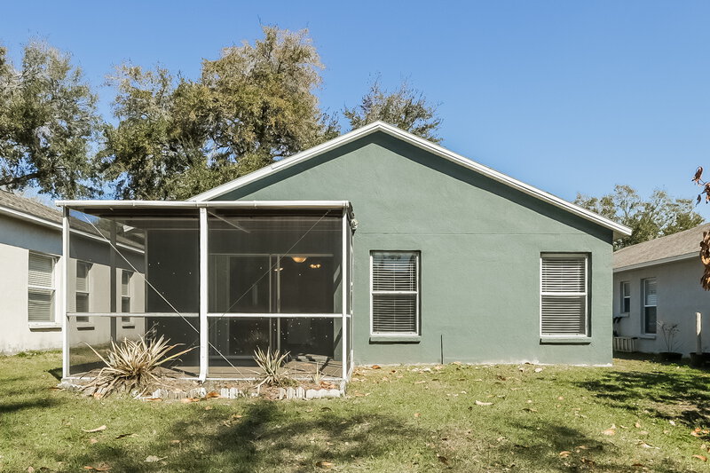 2,090/Mo, 8733 Morrison Oaks Ct Temple Terrace, FL 33637 Rear View