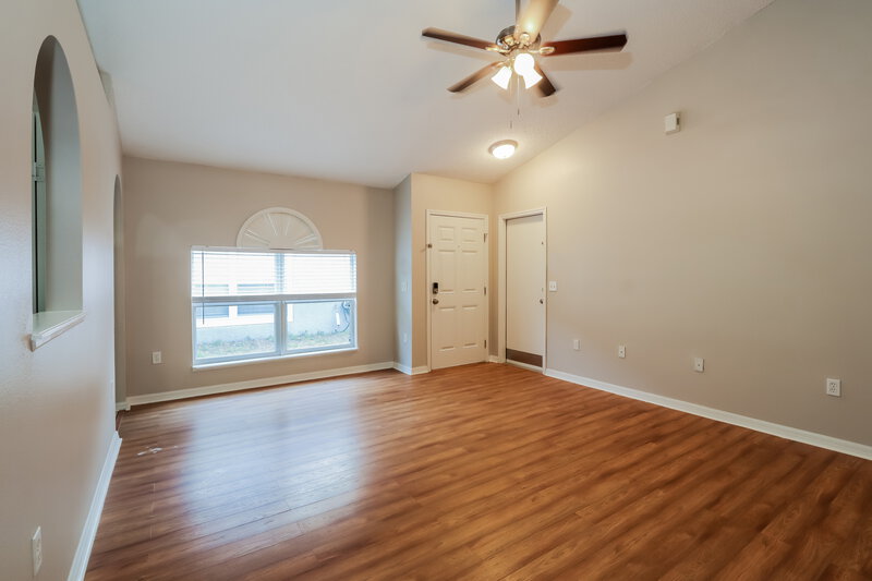 2,240/Mo, 13517 Padron Ct Riverview, FL 33579 Living Room View 2