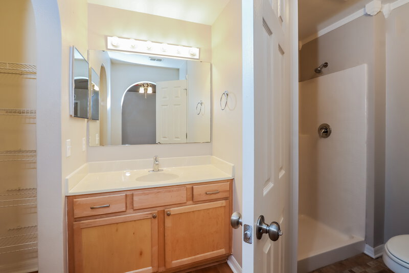 2,240/Mo, 13517 Padron Ct Riverview, FL 33579 Main Bathroom View