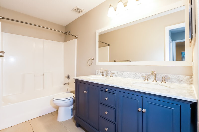 3,000/Mo, 11182 Golden Silence Dr Riverview, FL 33579 Bathroom View