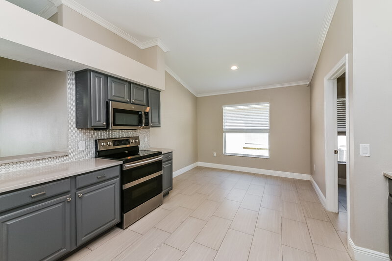 2,535/Mo, 11451 Weston Course Loop Riverview, FL 33579 Kitchen View