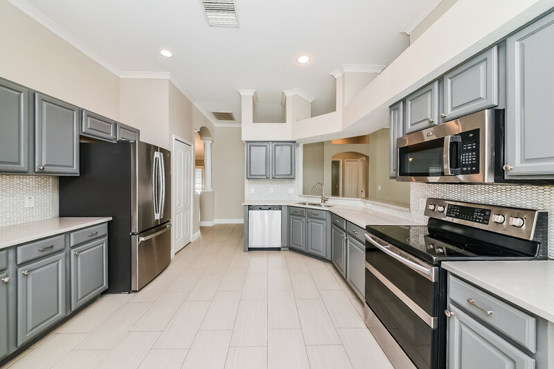 2,535/Mo, 11451 Weston Course Loop Riverview, FL 33579 Kitchen View 2