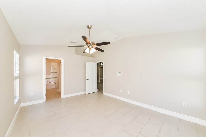 2,535/Mo, 11451 Weston Course Loop Riverview, FL 33579 Main Bedroom View 2