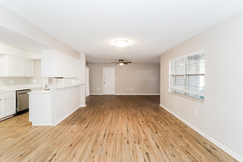 2,000/Mo, 4938 Hidden Hills Dr Lakeland, FL 33812 Living Room View