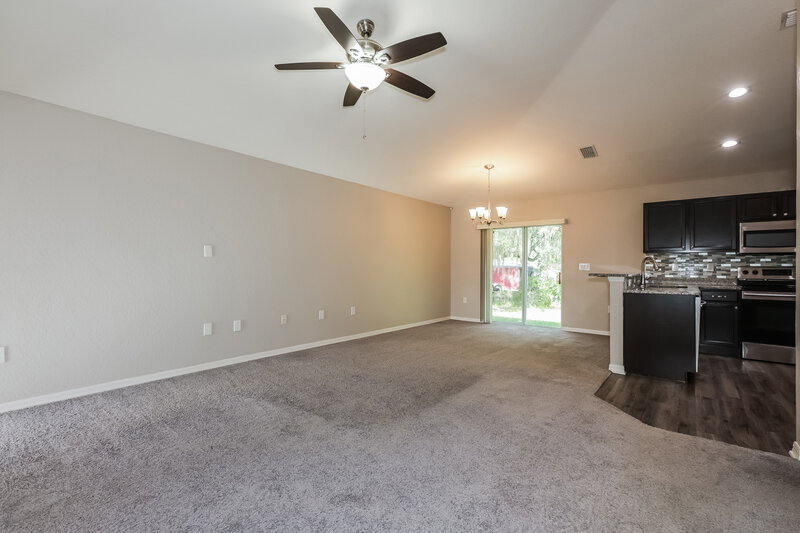 1,950/Mo, 8006 Brookeshire Dr Lakeland, FL 33809 Living Room View 2