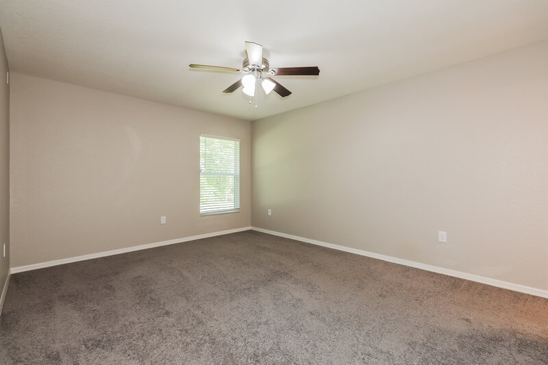 1,950/Mo, 8006 Brookeshire Dr Lakeland, FL 33809 Main Bedroom View