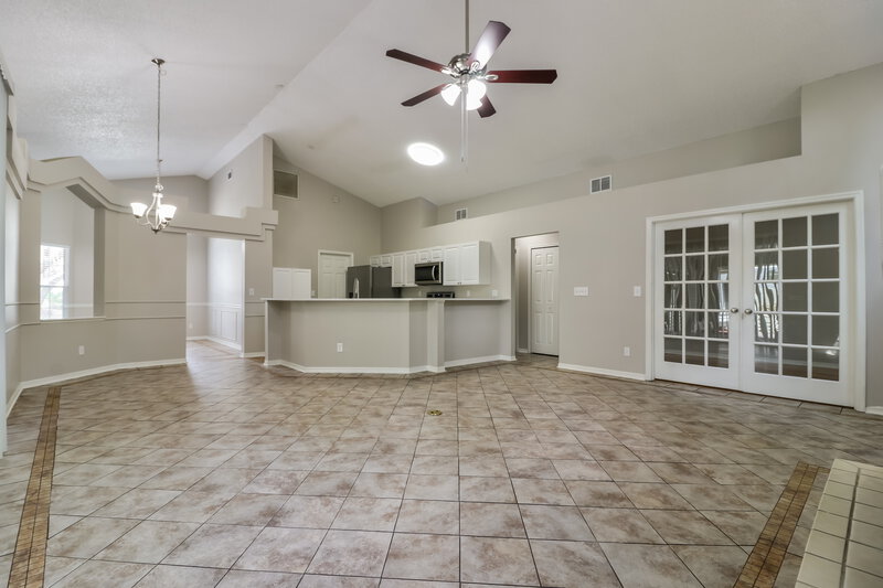 2,940/Mo, 3322 Silverpond Dr Plant City, FL 33566 Living Room View 2