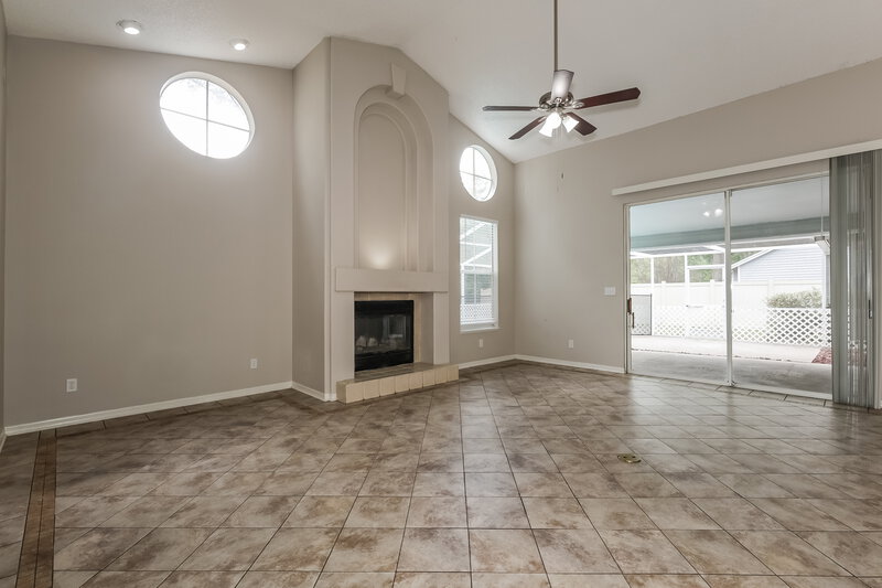 2,780/Mo, 3322 Silverpond Dr Plant City, FL 33566 Living Room View 2