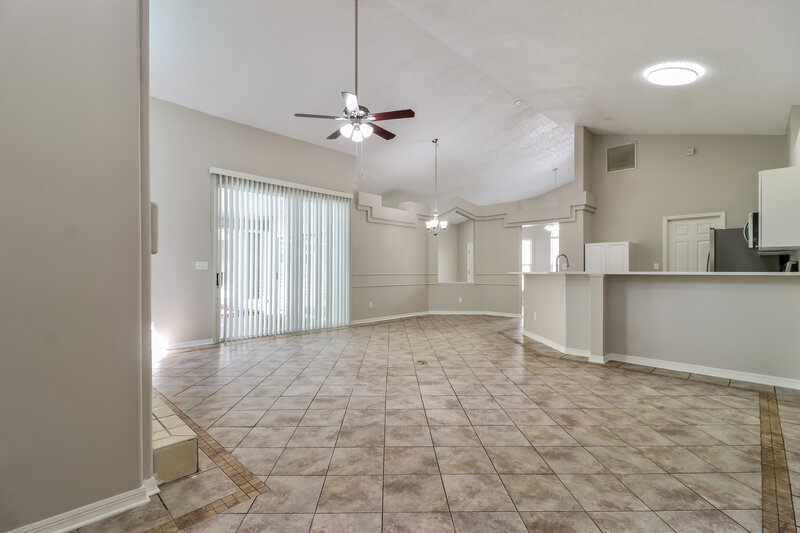 2,940/Mo, 3322 Silverpond Dr Plant City, FL 33566 Living Room View 3