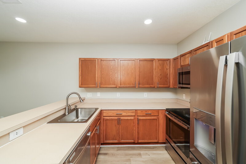 2,275/Mo, 1516 Blue Magnolia Rd Brandon, FL 33510 Kitchen View