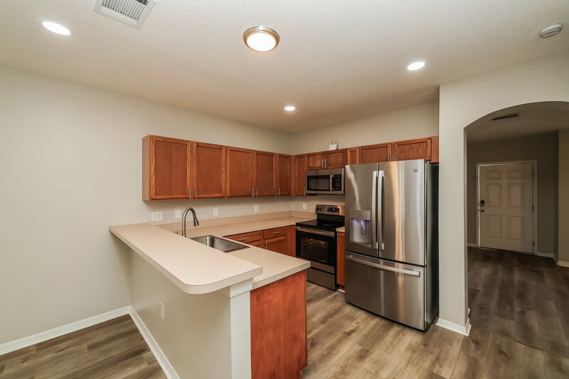 2,275/Mo, 1516 Blue Magnolia Rd Brandon, FL 33510 Kitchen View 2