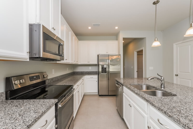 2,185/Mo, 10429 Heron Hideaway Loop Land O Lakes, FL 34638 Kitchen View 2