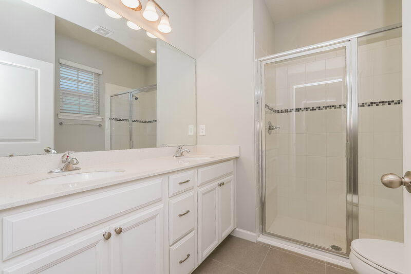 2,185/Mo, 10429 Heron Hideaway Loop Land O Lakes, FL 34638 Main Bathroom View