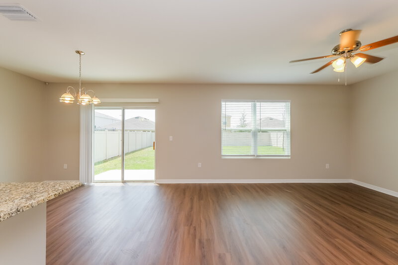 2,860/Mo, 12007 Gillingham Harbor Ln Gibsonton, FL 33534 Living Room View 2