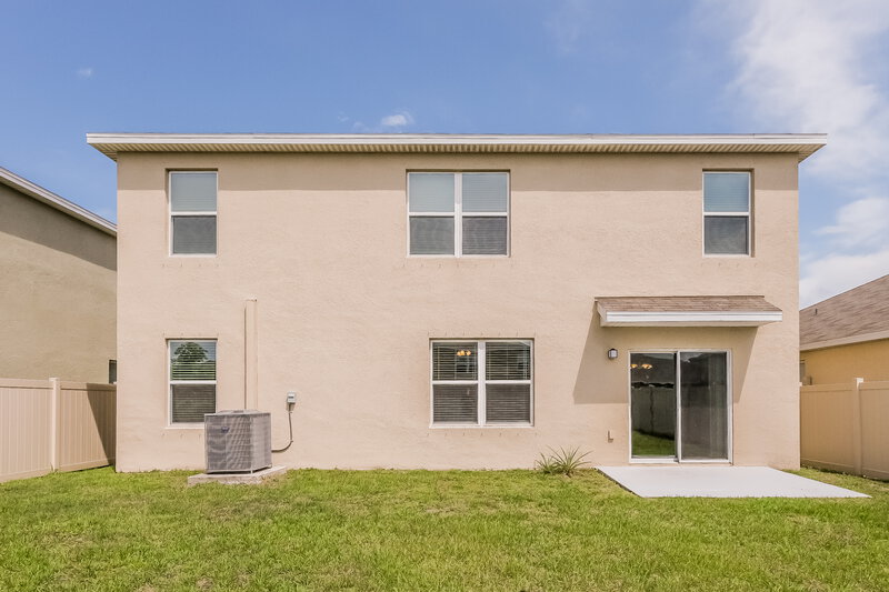 2,860/Mo, 12007 Gillingham Harbor Ln Gibsonton, FL 33534 Rear View
